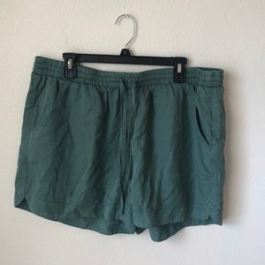 NEW Universal Thread Green Shorts